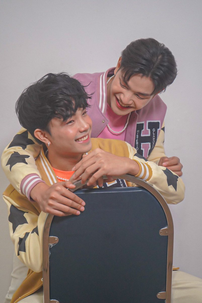 YforYou789's tweet photo. เจอกันวันนี้น่ะครับ ที่เวที @IdolExchange_  💖🔥

#Youngboy #นายมัธยมกับผ้าแดง #Comingsoon #YforYou #LengMike #เล��งไมค์ #คู่จิ้น #series #boylove #ซีรีส์วาย https://t.co/1dPkeJA5XF
