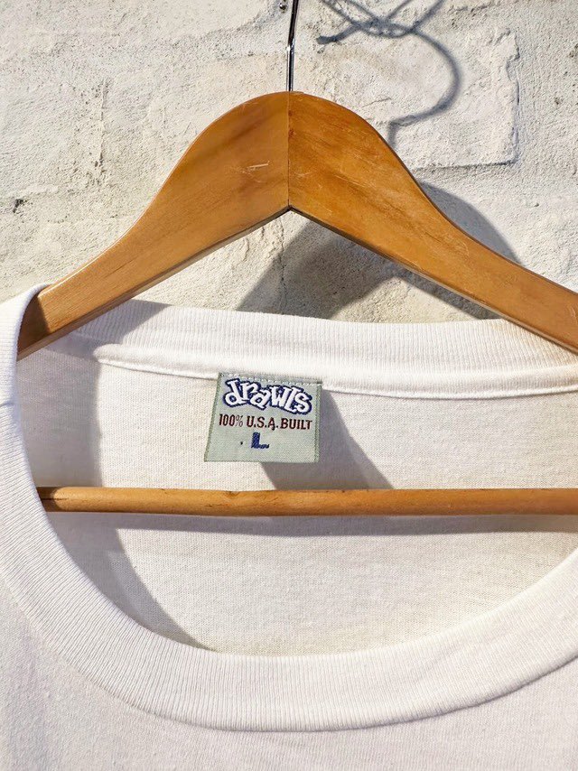 bud_vintage_'s tweet photo. 1990s DRAWLS T-Shirt
Size L
表記以上のサイズ
謎すぎるサンプリング
#drawls #oldskate #vintage https://t.co/j7QNVup4er