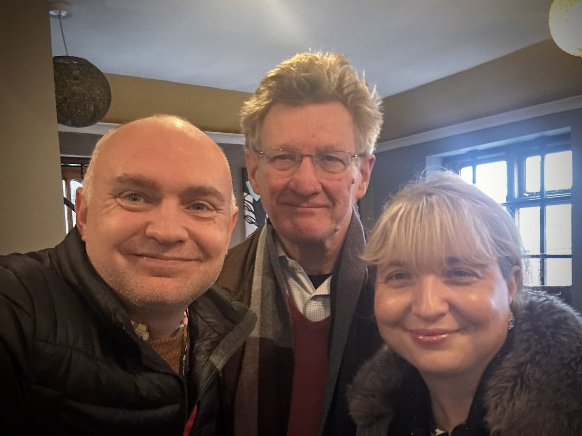 Very positive Ridgeway Councillors Surgery this morning. Supporting residents with housing enquires and support for young people <a href="/CllrEdwardSmith/">Councillor Edward Smith</a> <a href="/joanne4enfield/">Joanne Laban</a>