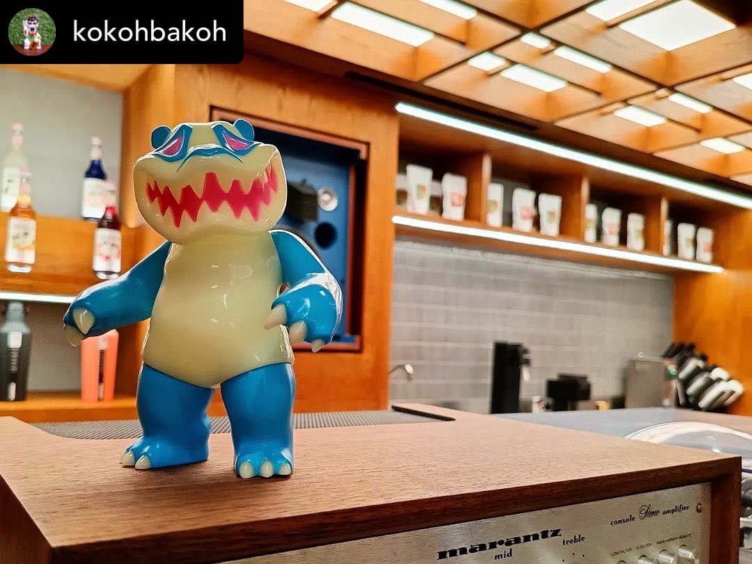 hariken_brand's tweet photo. Arigato your collection🐼🍀

#マッドパンダ
#ソフビ

@kokohbakoh Nesu, njaluk ngafe... #madpanda #hariken #kenichihariu #madpandafactory #glowinthedark #gid #sofubi #sofvi #softvinyl #toy #designertoy #arttoy https://t.co/hmTGQe9gIk