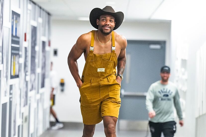 PacersFamilyFR's tweet photo. #Analysons le rôle player élite qu'est Bruce Brown.
"Bonjour, je suis Bruce Brown, un champion NBA.
Je connais mon rôle dans l'équipe, je ne force rien, je rentre mes tirs ouverts, je fluidifie le jeu de mon équipe, je sais prendre mes responsabilités quand cela est nécessaire." https://t.co/1uGd2VRFFf