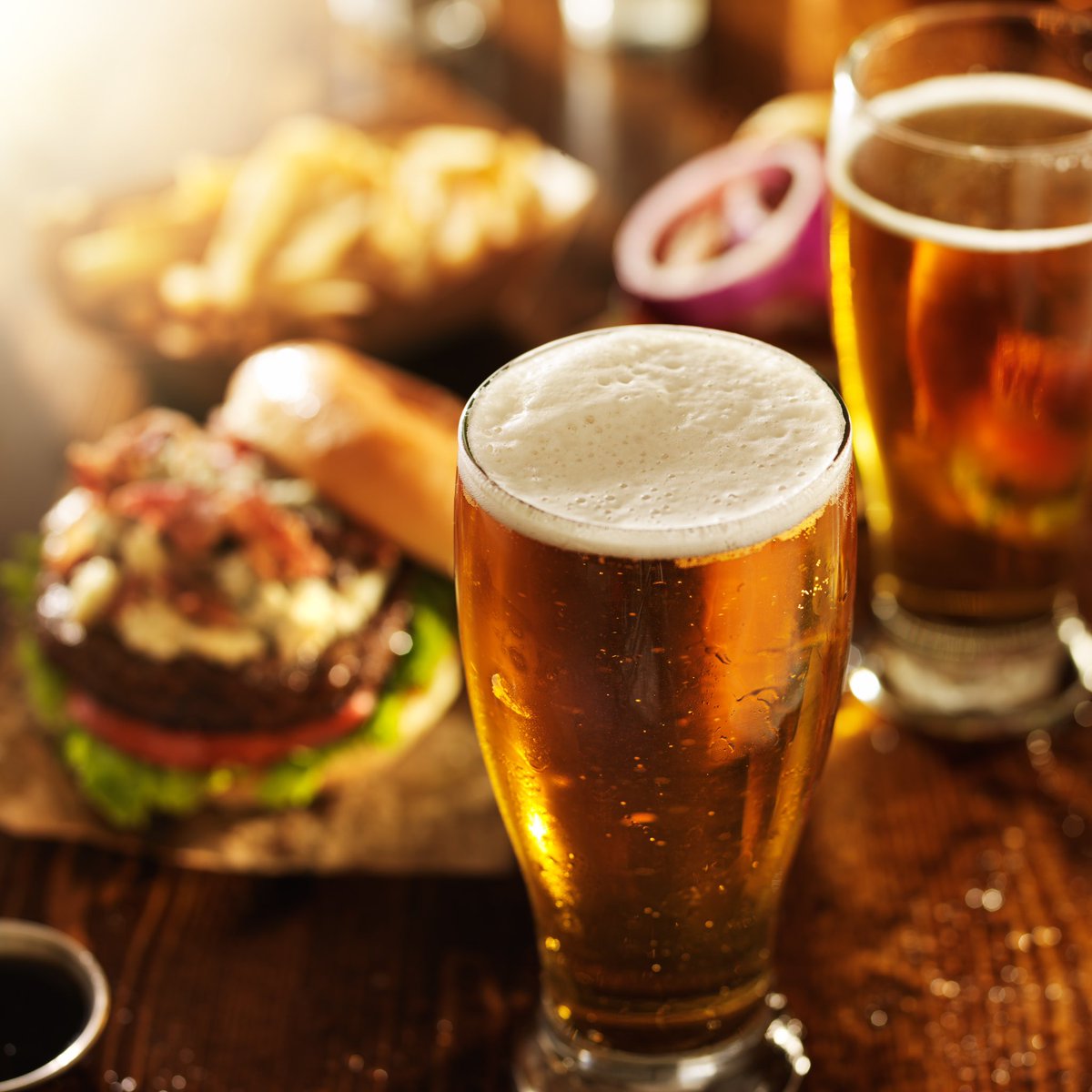 TPSmiths_Dublin's tweet image. Savoring Saturday with a side of satisfaction – Burger &amp;amp; Pint at TPSmiths Dublin! 🍔🍻 

#WeekendCravings #tpsmiths