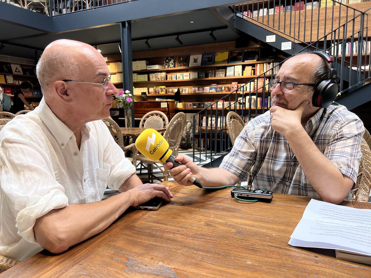 LaBreuEdicions's tweet photo. Gràcies a @beltadoX per la meravellosa conversa amb #MichelBernard
#VisitaBernard https://t.co/B9hBv9hGgB