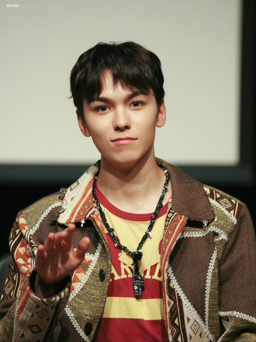231104 조은뮤직 팬싸 

#SEVENTEEN #세븐틴 #버논 #VERNON <a href="/pledis_17/">세븐틴(SEVENTEEN)</a>