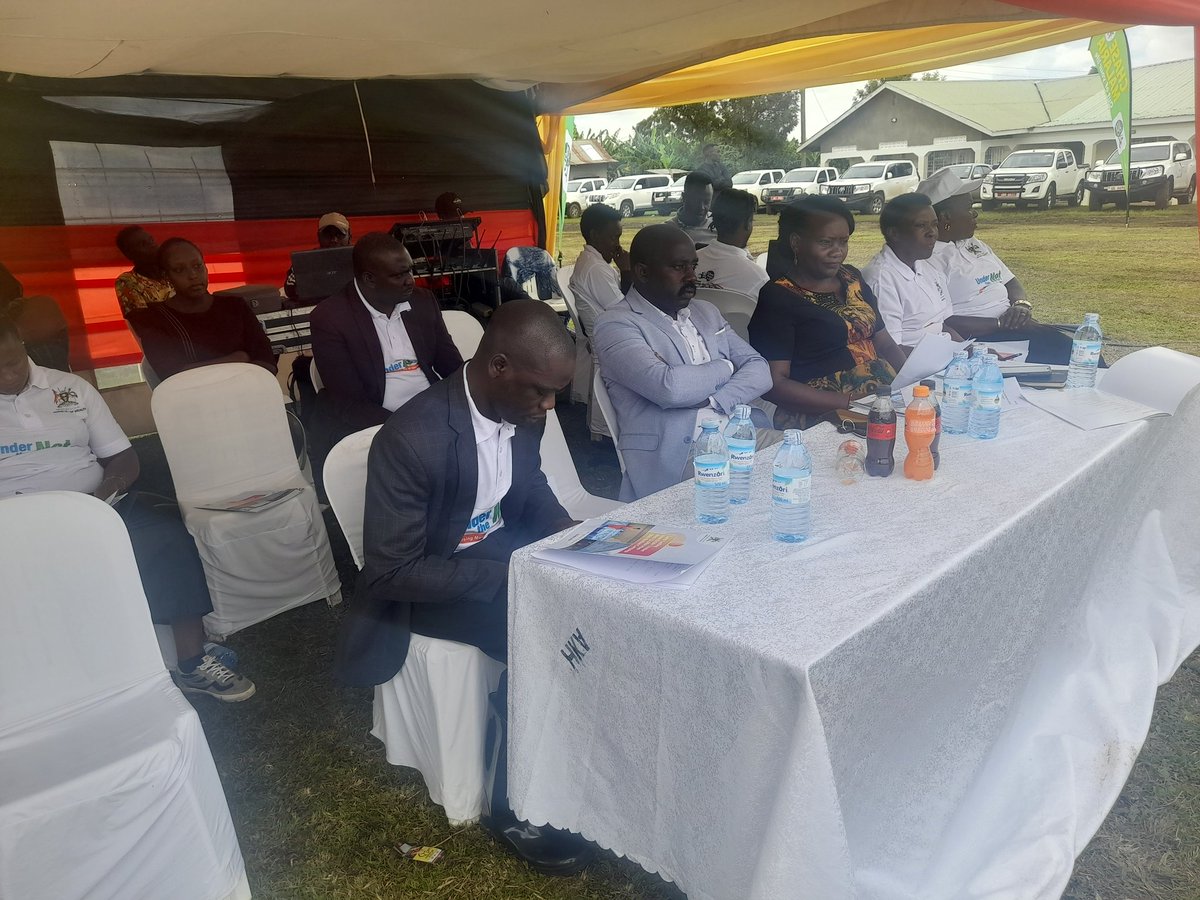 GovUganda's tweet photo. According to Dr Asiimwe Solomon, the city health officer of Fort Portal City: We are pleased to announce that the net distribution campaign will be launched in 10 districts across Tooro. #SleepUnderTheNetUg https://t.co/RB7pEADsAx