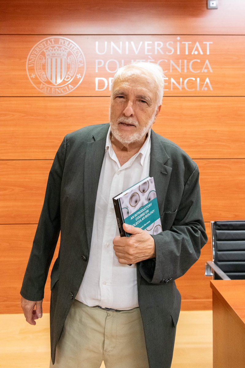 Lamentamos comunicar el fallecimiento de nuestro compañero Ramón Serrano, extraordinario científico, maravilloso profesor y figura internacional destacada en el área de la Bioquímica y Biología Molecular de Plantas.
Continúa ⤵️