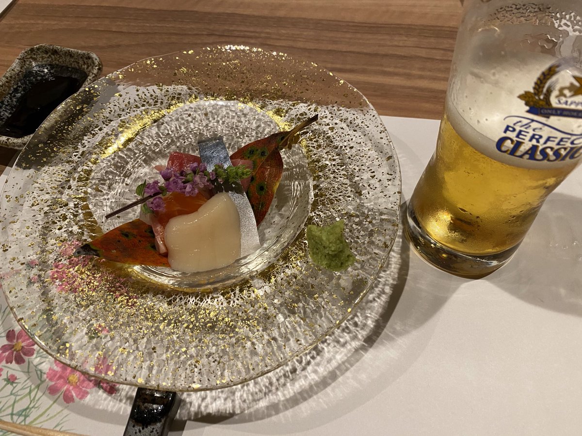 Kingsdesu's tweet photo. 不動産の契約でしたが無事に完了し…ホッと一息。
札幌の何気ない公園の美しさよ🏔️
夜は美味しい海鮮を頂き、知り合いの契約したマンションも見せてもらいました😀
そういえばONE札幌ステーションタワーもやはり豪華ですね、購入の知り合いいますがいつか遊びに行きたい… https://t.co/WFsIemdEDy