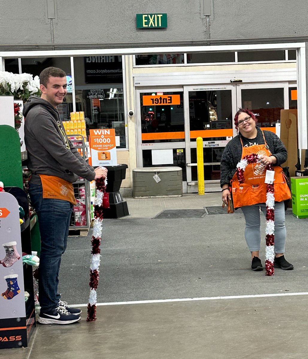 Policing the door. Who goes there?! 
#CandyCanePatrol
#HD3885
#CanalWinchester