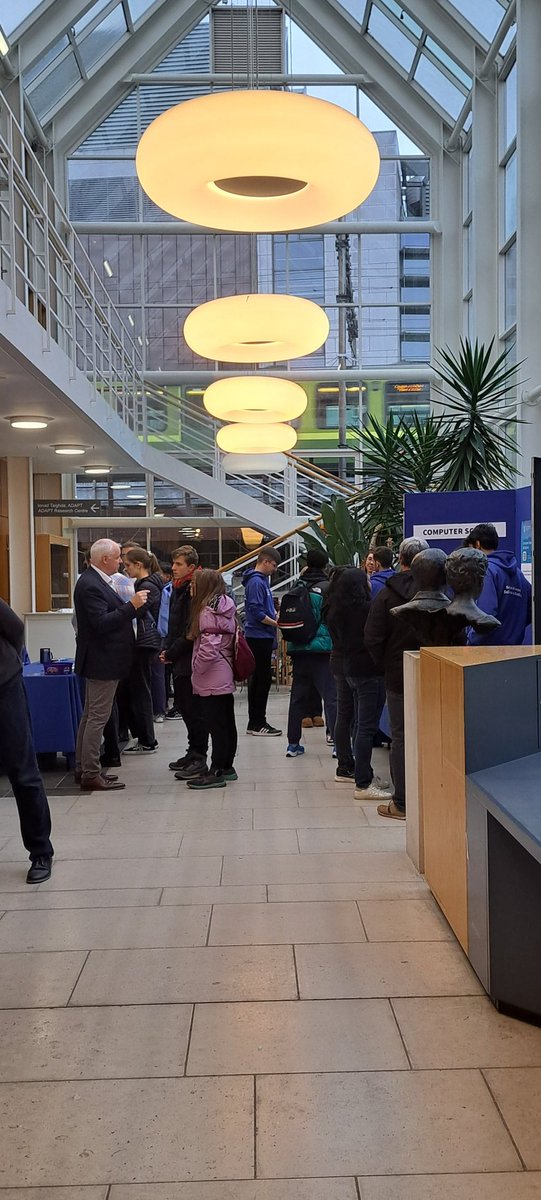 tcddublinscss's tweet image. #TrinityOpenDay in full swing despite the rain. 
Presentations are busy and students have plenty of questions at our stands! 
#computerscience #statistics #studyatTCD