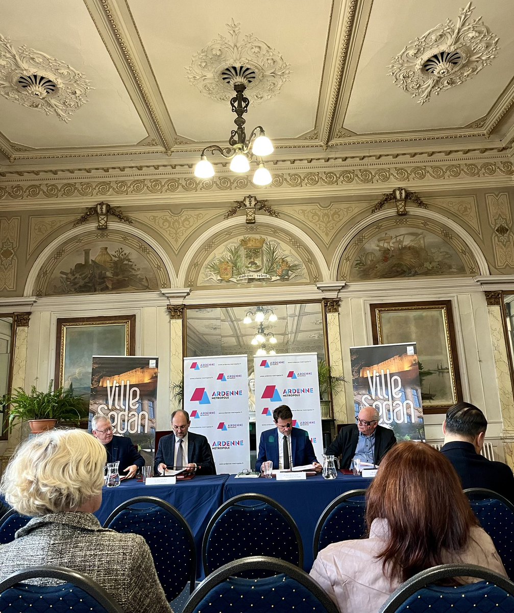 boris_ravignon's tweet image. #Réutiliser les friches pour créer activités et emplois nouveaux tout en évitant l’artificialisation de nouveaux espaces naturels ou agricoles, c’est un #engagement fort d’@08metropole. 

De la plus emblématique, Thomé-Génot à Nouzonville, à la plus discrète, l’aile droite de la