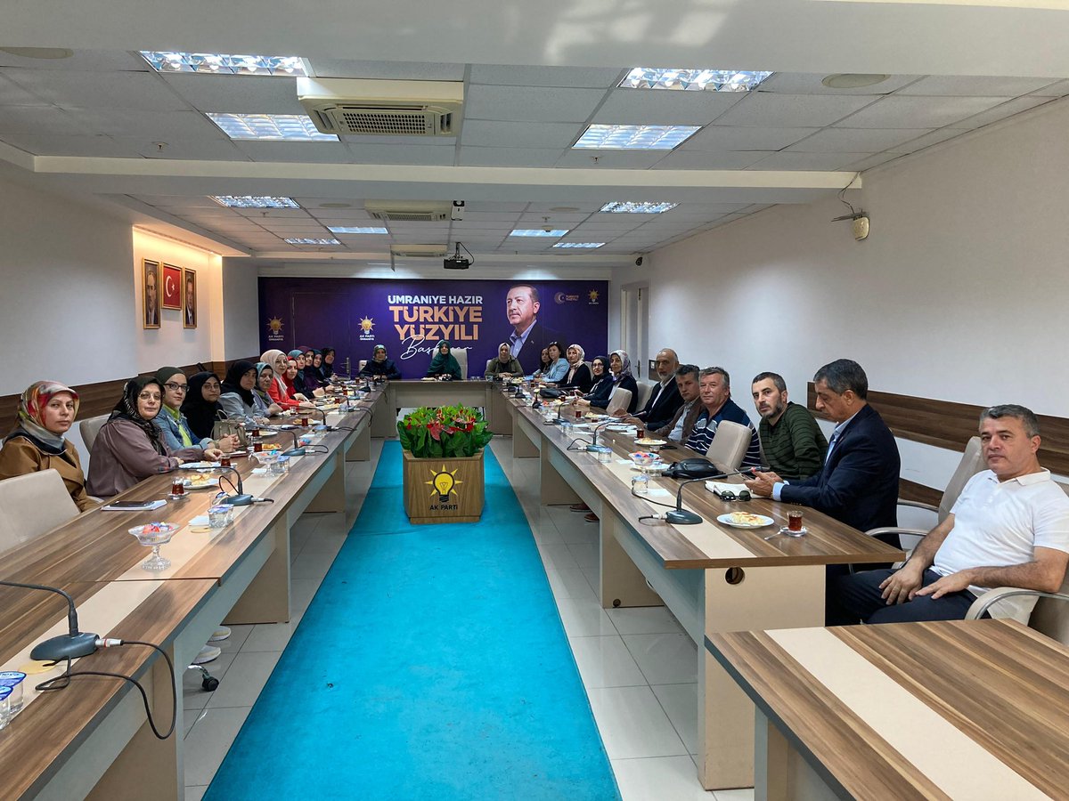 İlçe Başkan Yardımcımız <a href="/emn2448/">Emine Çetin🇹🇷</a>'ın başkanlığında; Komisyon Üyelerimizin ve Mahalle Sosyal Politikalar Birim başkanlarımızın katılımlarıyla istişare toplantısı gerçekleştirildi.

📍AK Parti Ümraniye İlçe Başkanlığı