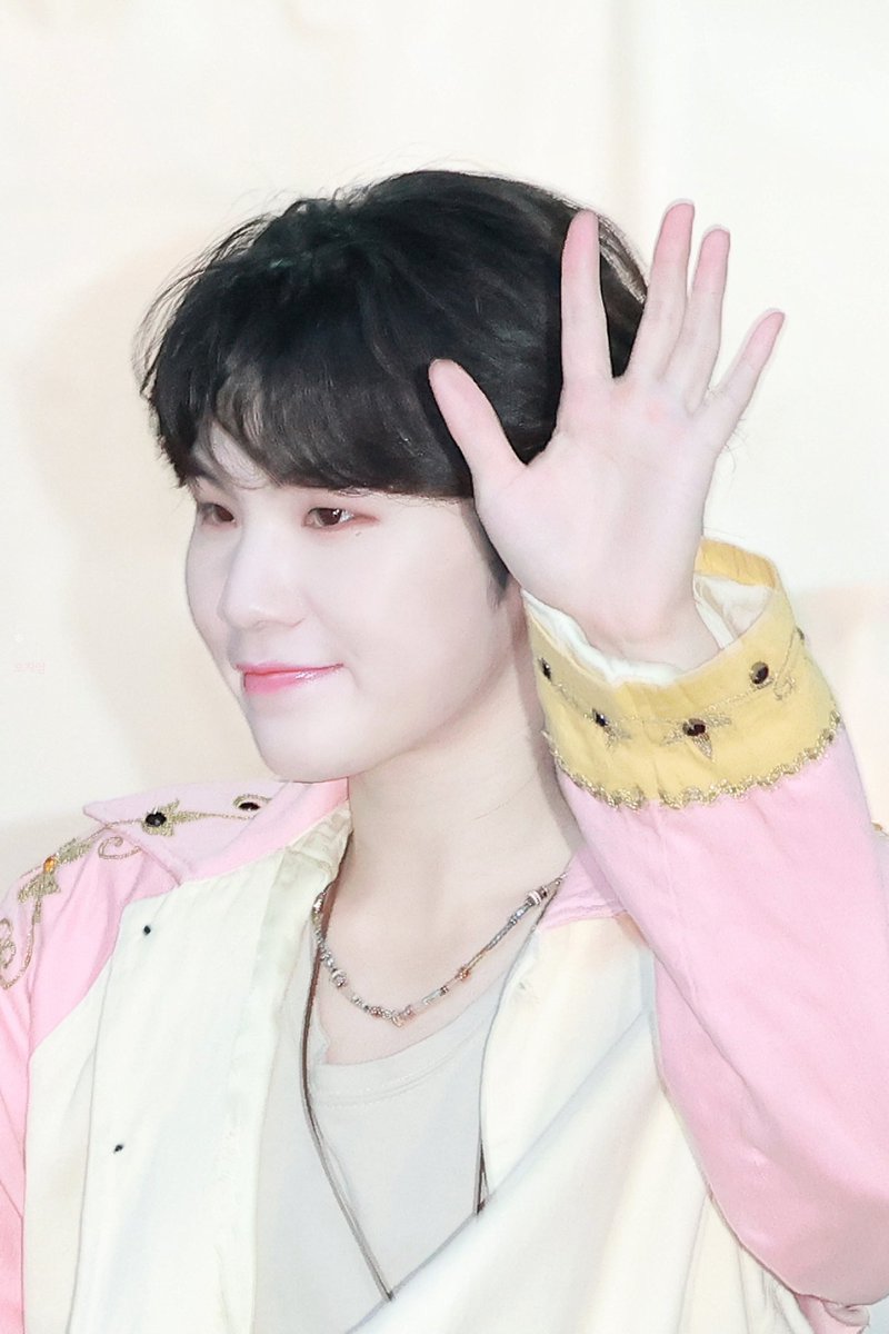 Hai 

*menyapa rakyat*