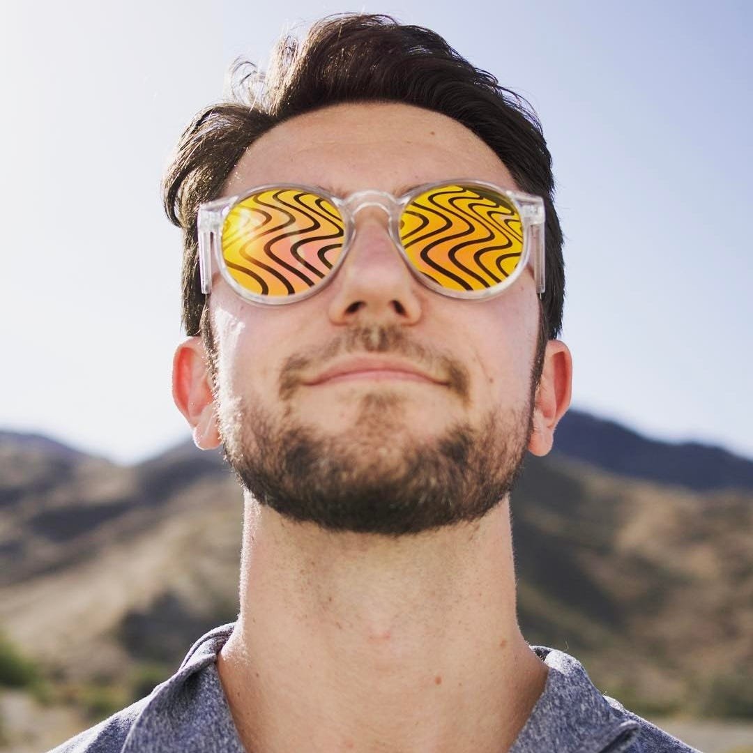 This guy makes $2M+ yearly by writing online on product management.

Lenny has 520K+ newsletter subs and ~190K Twitter followers.

A solo million-dollar newsletter genius in 4 years.

Breakdown of how he did it🧵