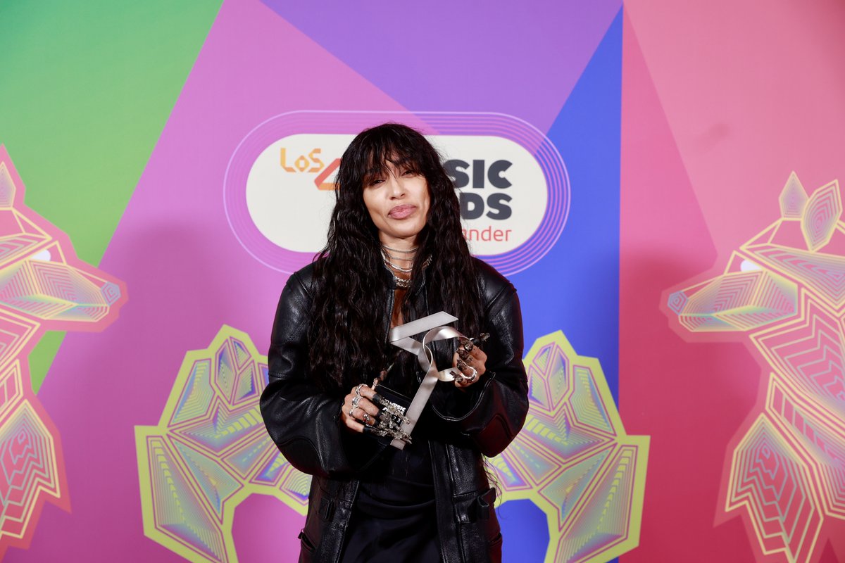 Los40's tweet photo. 🏆ENHORABUENAAAAAAA a todxs los GANADORES de #LOS40MusicAwardsSantander 🎶 Descubre todos los detalles de la noche en https://t.co/AW1KmRgCUB https://t.co/mkKYfICq5M