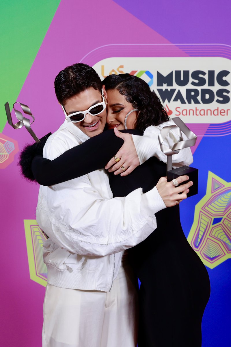 Los40's tweet photo. 🏆ENHORABUENAAAAAAA a todxs los GANADORES de #LOS40MusicAwardsSantander 🎶 Descubre todos los detalles de la noche en https://t.co/AW1KmRgCUB https://t.co/mkKYfICq5M