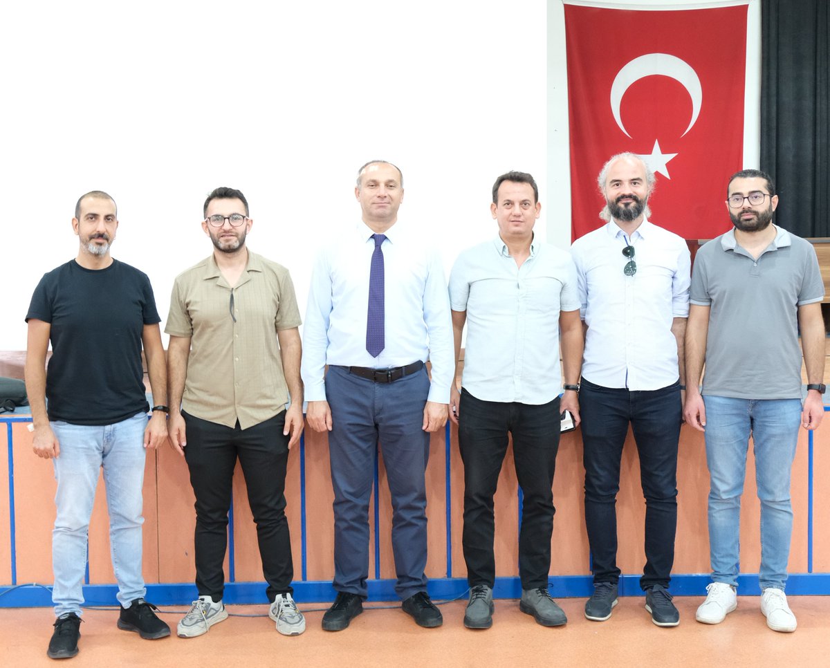 Gelişen Teknoloji ve Gündem Yapay Zeka,
Bilgilendirmelerindeyiz.
Öğrencilerimize ve öğretmenlerimize ne sunabiliriz?
Bilişim teknolojilerinde son gelişmeler,
Deepfake,
ChatGPT,
Google Bard teknolojisi ve ...

Her şey daha iyi gelecek için.📚🔬🔭🧬📡
<a href="/ahpehlivan53/">Ali Hamza Pehlivan</a>
<a href="/fazilet_durmus/">Fazilet Öğretmen 🇹🇷</a>