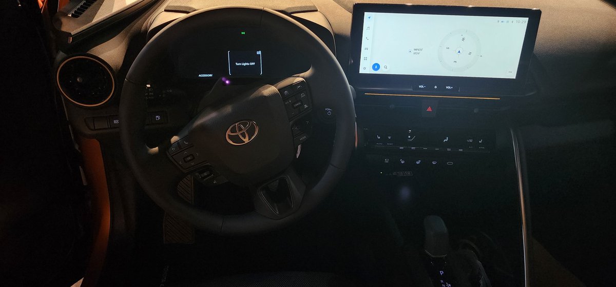 🇹🇷 Türkiye’de üretildi, tüm dünyaya satılacak. 

📍5. Nesil yeni C-HR kablo ile şarj (PHEV) edilebilir teknolojisiyle yola çıkıyor.  Detaylar : 
🔋13,6kWs batarya kapasitesi 
🔌56km elektrikli menzil 
🔌2lt benzin motoru, 223 hp 
🔌AC wallbox ile 2,5 saat şarj süresi 
🔌0-100km/s