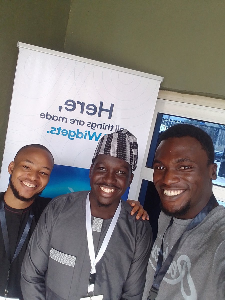 Ayaj_01's tweet photo. #flutterbyteconference2023 with @developerjamiu thanks for this event and what you do for the community. https://t.co/bla8yxH3VJ