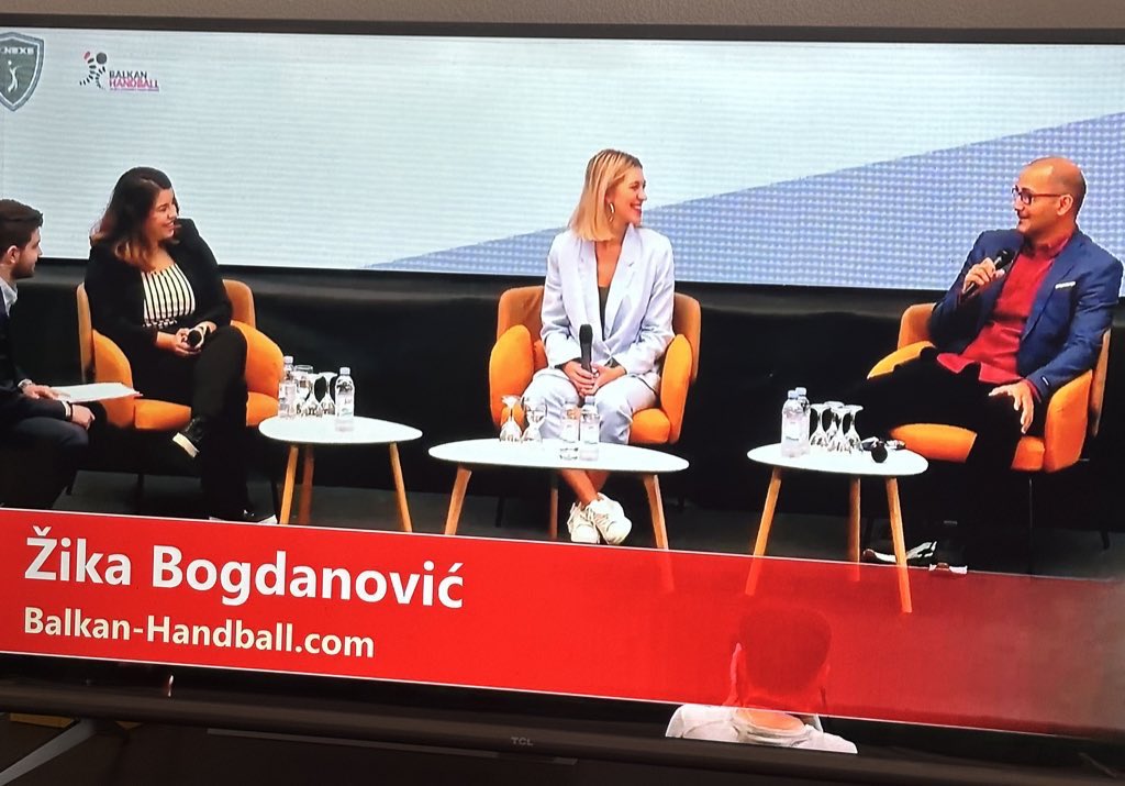 🙌 <a href="/JelkicaB/">Jelena Bagarić</a>, <a href="/simargetic/">Simona Margetic</a>, <a href="/SamardzicUros/">Kadet Vlahovic</a> &amp; <a href="/BogdanovicZika/">Zika Bogdanovic</a> / <a href="/BalkanHandball/">Balkan-Handball.com</a>. 
-
Handball Talks in Našice - Day 2
youtube.com/live/rHV5VwqhW…