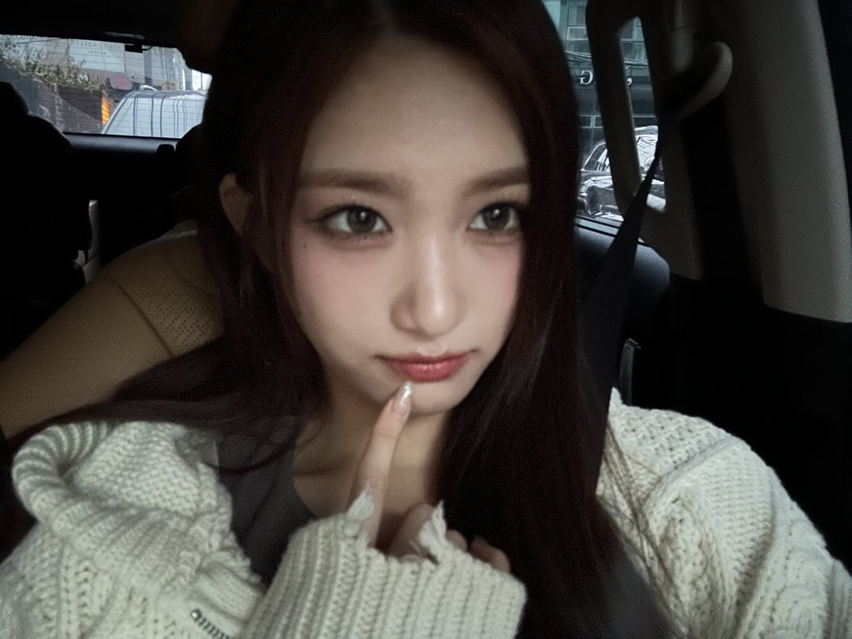 IVE_twt's tweet image. 🤍😽

#IVE #아이브 #LEESEO #이서 
#1stEP #IVEMINE
#Eitherway #OfftheRecord #Baddie