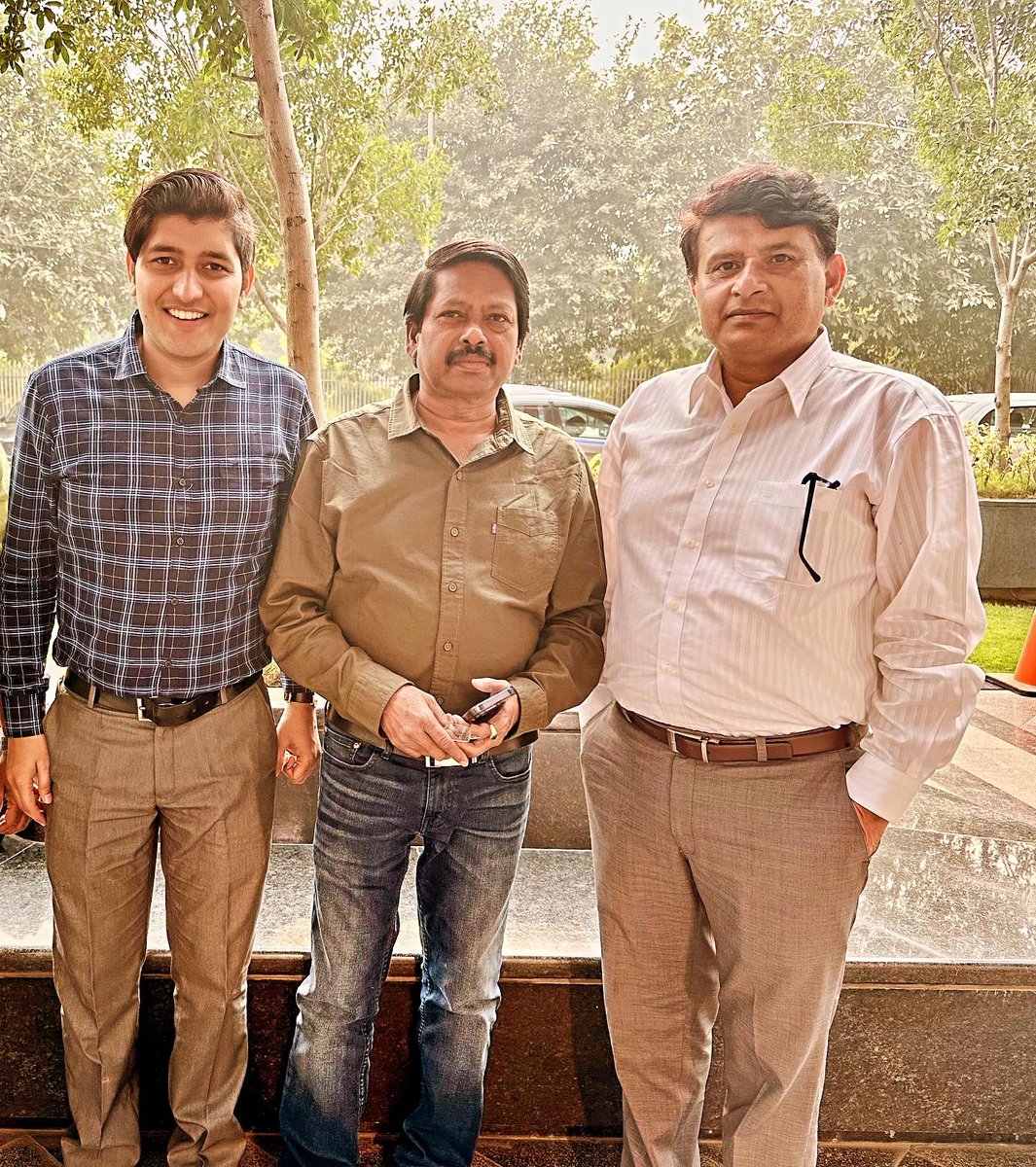 ManavSubhash's tweet photo. With the Padmashri @RamsaiDamodaran ji and @GopalJeeyis the banana boy / youngest scientist of India,

one’s again NASA - selected his Team Kaizel-YMRD for NASA HERC 2024 🙌👏

@RNTata2000 @anandmahindra @AdaniPriti @AnilAgarwal_Ved @MPNaveenJindal @shaurya_doval @samirsaran https://t.co/TE2gmk9p4J