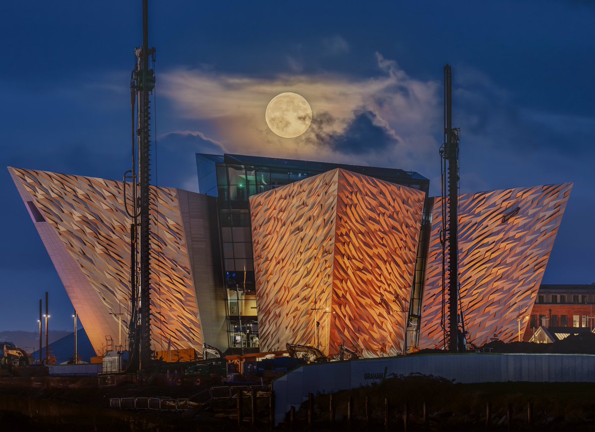 October's full moon over <a href="/TitanicBelfast/">Titanic Belfast</a> 😍✨

📷 What a fantastic capture by <a href="/Social_Stephen/">Stephen Henderson</a> 👏
