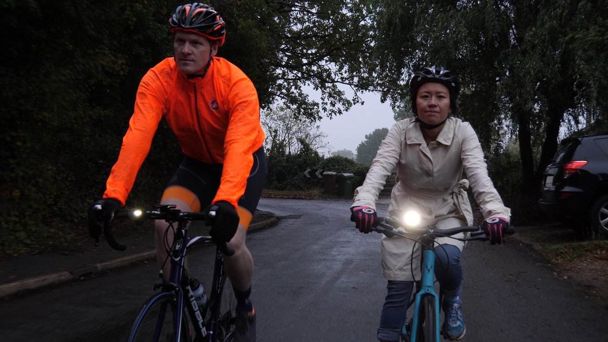 WeAreCyclingUK's tweet image. Now the clocks have gone back, it’s time to light up your bike. But what are the legal requirements for cycling in the dark?

Find out what you need to know with our detailed guide to lighting regulations: ow.ly/nHja50Q3I5Y