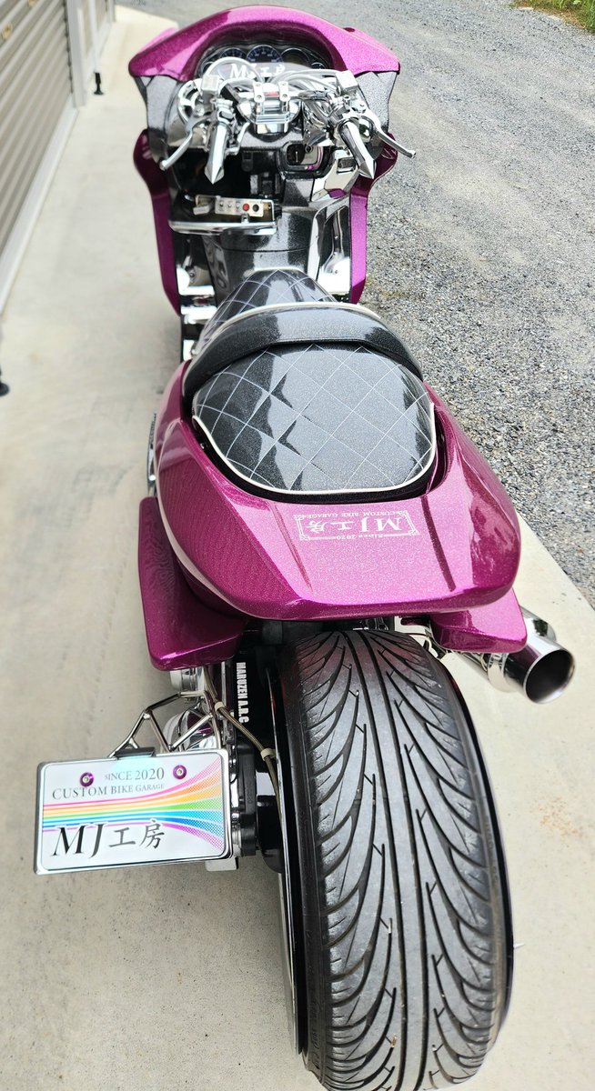 S38414816's tweet photo. うちのデモ車両完成したので上げておきます✨️✨️
#MJ工房
#デモ車両
#マジェスティC
#ロンホイ
#エアサス
#４輪
#フルレストア https://t.co/5tQNd0J7TB