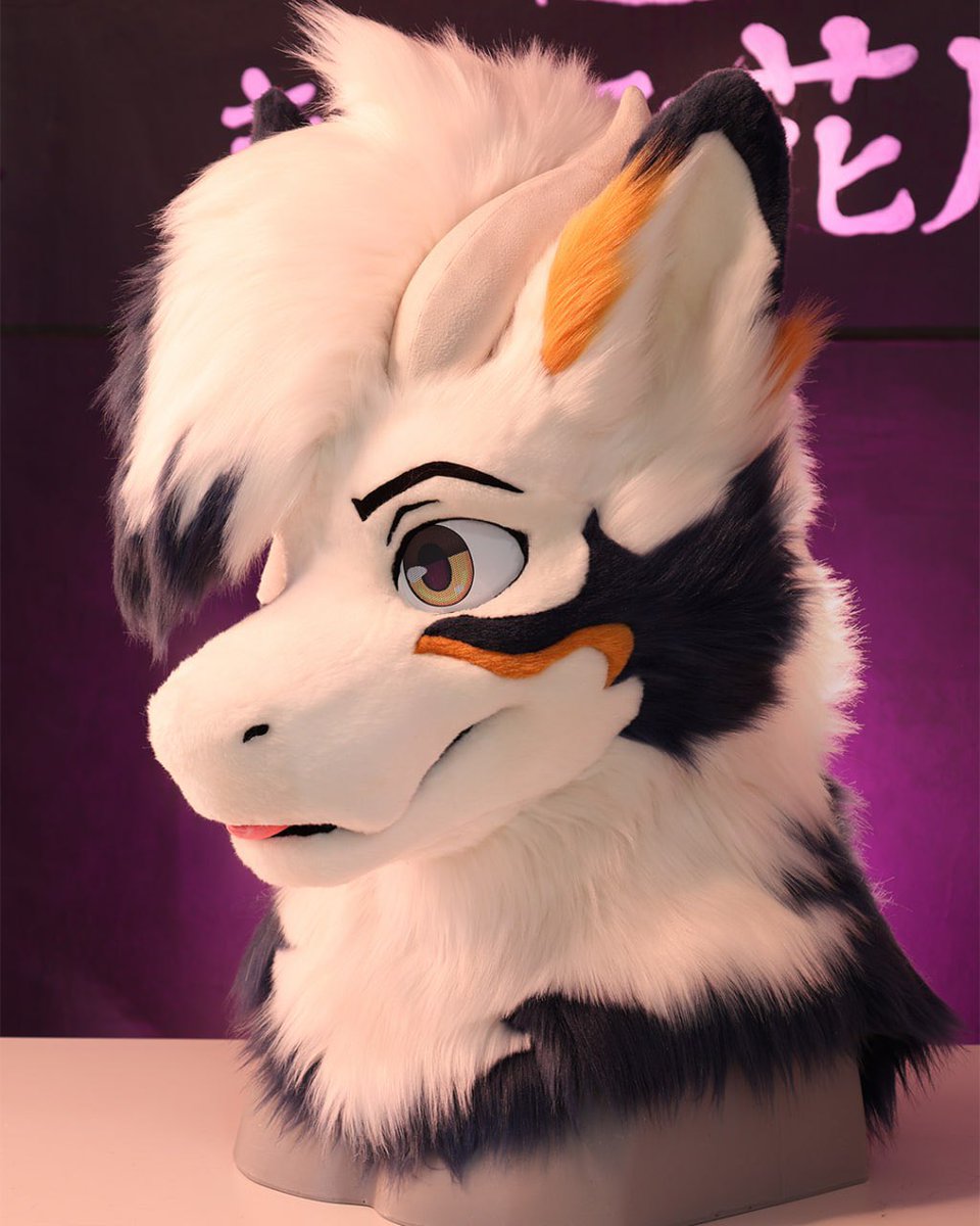 A new commission has been completed! A cool dragon with a long