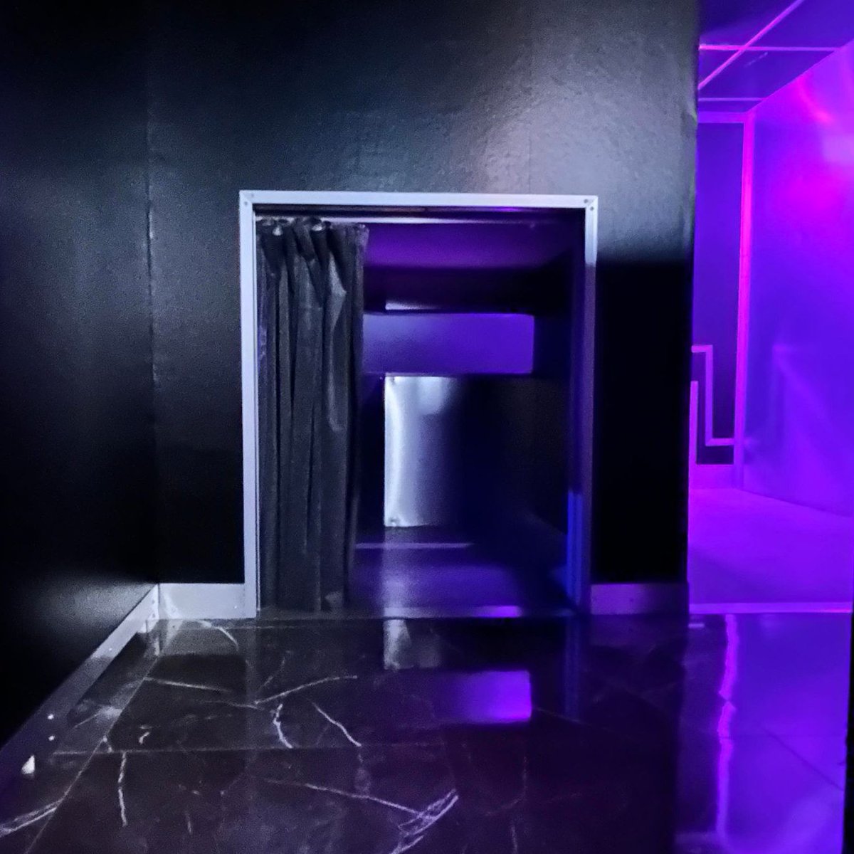 porrbio's tweet photo. #sex #club #gloryhole #clubdeluxe the #ultimate #luxury #experience of #sex in #gothenburg soon to be #sauna #gay #gaysauna #swingers #free #for #some #November https://t.co/blfbuAUcFq