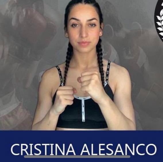 UNA RIOJANA EN LA COPA IBERDROLA 🔴⚪️🟢🟡 
Cristina Alesanco (-60 kg), del Team Marín, boxea HOY en la Copa Iberdrola.
Se enfrenta a la burgalesa Marta M. de los Mozos.
19:00 h. 6°combate, esquina roja
En youtube.com/live/-uphYXjNQ…
A por ello  💪🏼🥊🍀
#BoxeoLaRioja #CopaIberdrola