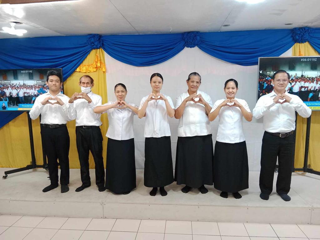 Tessah41's tweet photo. Happy Pasalamat po mga kapatid 🇧🇷🇵🇭.
Salamat po sa Dios 🙏
#MCGIFaithHopeLove
#MCGICares https://t.co/VbDWESVsyS