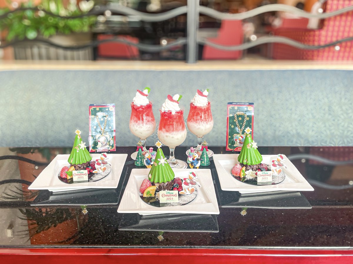 einnimiik's tweet photo. 𝖧𝗒𝗉𝖾𝗋𝗂𝗈𝗇 𝖫𝗈𝗎𝗇𝗀𝖾🍰𓂃 𓈒𓏸
ヴァイオリンを弾くドナちゃんと
クリスマスツリーのケーキ🎻🎄
ドリンクもドナちゃん風で可愛い🥰🫶🏻 https://t.co/ct1jbdFAZv