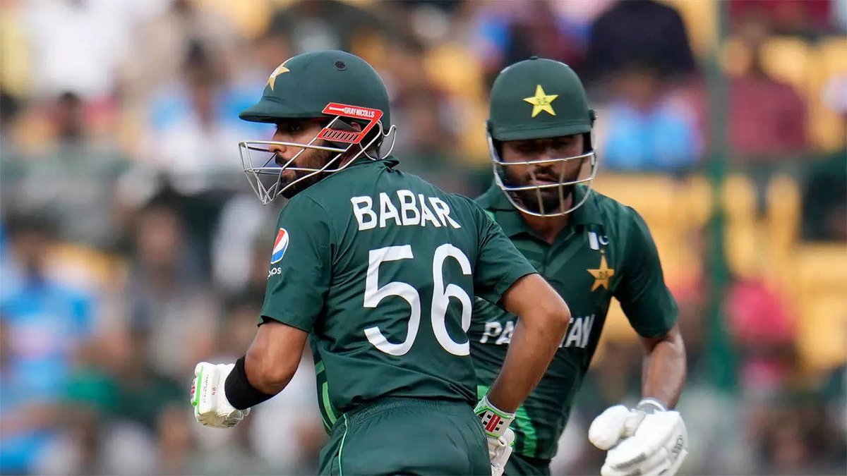 Way_Gujjra_Way's tweet photo. Babar Azam Test khelra hy, Fakhar T20 Khelra hy or Match One Day Laga hua hy🤦‍♂️
#PAKvsNZ https://t.co/IsWr6FsCmw