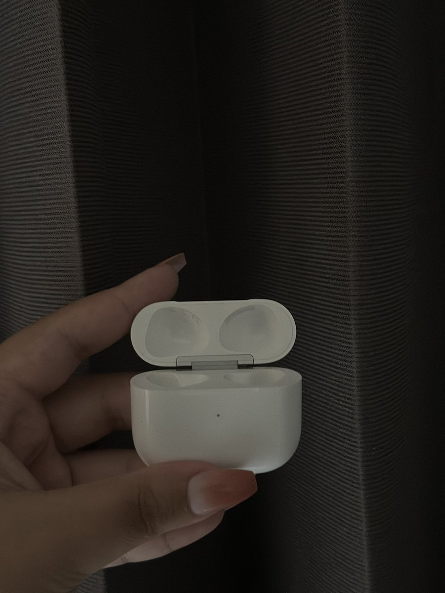 usedbychk's tweet photo. ขาย เคสชาร์จ Airpods 3 + กล่อง
- 1,300 บาท 
- เคสชาร์จใช้ได้ปกติ
- ประกันหมดแล้ว
สนใจทักมาสอบถามเพิ่มเติมได้เลยค่าาา ทาง DM หรือแอดไลน์ bbamnp.
📍พร้อมส่งหรือนัดรับมธ.รังสิตได้ค่าา
#AirPods #แอร์พอดมือสอง #แอร์พอดมือ2 #ส่งต่อairpods #airpodsมือสอง #ขายAirpods https://t.co/JoiGoiusVN