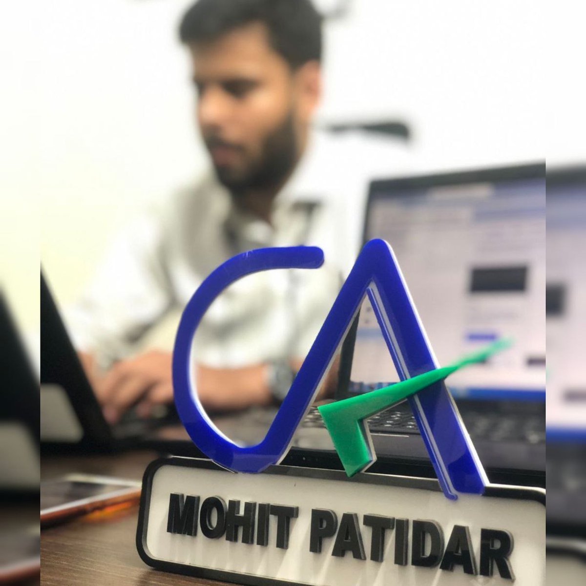 ca_mohit__'s tweet photo. Whenever I meet my old friends or even when relatives come to meet at home. 

And they call me 
Aur CA Sahab kya haal he ?

That feeling is 😅

So Beautiful , So elegant , Just like a WOW 😍

#ca #icai #castudent https://t.co/VEVB5XyB0q
