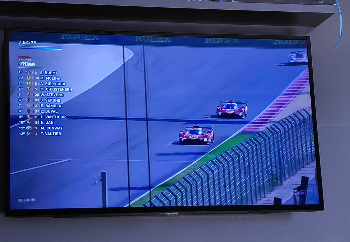 Lemos7Marcelo's tweet photo. Início das 8 horas do Bahrain. No canal do YouTube do band sports. Por enquanto, as Ferraris estão em 2 com o carro 50 e 3 com o carro 51
#wec #BahrainH8 #essereFerrari https://t.co/gOqhhggsnM