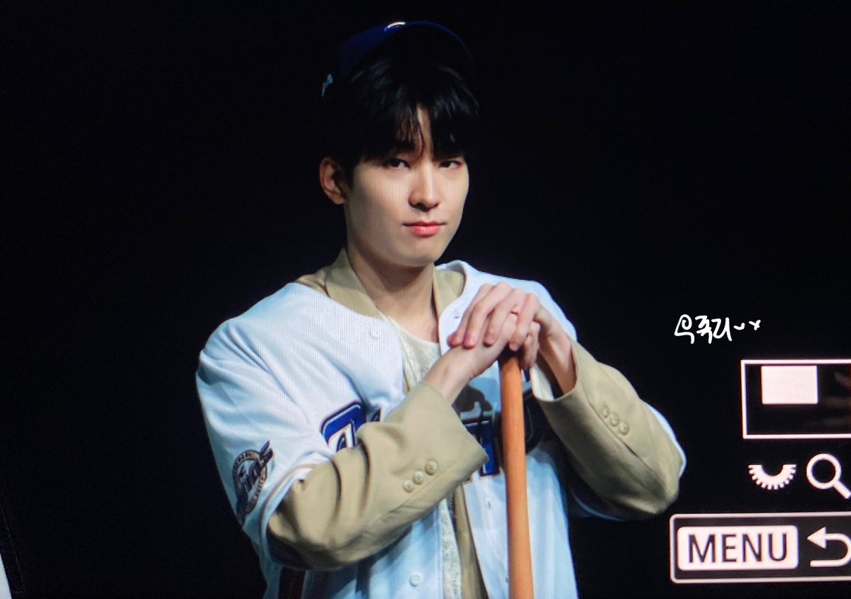 wonwooful0717's tweet photo. 231104 비트로드 대면 프리뷰 #원우 

NC다이노스의 코시 진출을 응원합니다!!!!!!!!!!!!!!!!!! https://t.co/hzpH6s2yZk