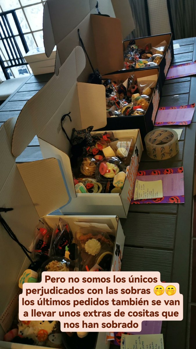 SweetPawsMadrid's tweet photo. Último día de entrega de Halloween Boxes. ¡Se acabó!
Muchas gracias a todos por hacer de las Halloween Boxes un éxito otro año más ❤️
#reposteria #reposteriasolidaria #cupcake #minicupcake #madrid #sweetpaws #sweetpawsmadrid #zarpasycolmillos #cakepops #cake #tarta https://t.co/nNzXM4Tk8I