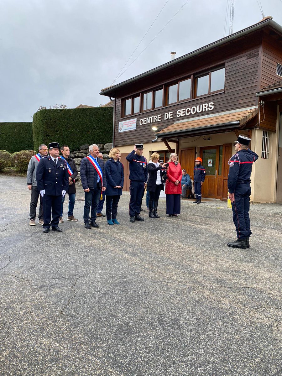sdis38's tweet photo. ℹ️ Ce samedi matin, passation de commandement de la caserne de Monestier-de-Clermont et du centre Trièves, sous l'autorité du col D. Favard, DDA, en présence de M.-N. Battistel, députée ; F. Puissat, sénatrice ; A. Gérin, PCASDIS ; E. Furmanczak, maire ; ltn J. Roux de @udsp_38. https://t.co/Qv4crvjxQl