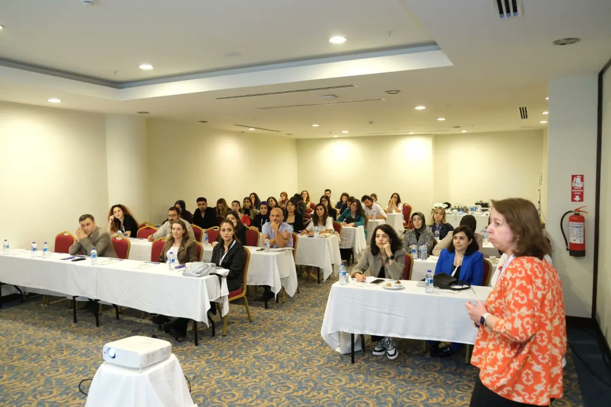 solunum's tweet photo. SOLUNUM 2023 kurs programları devam ediyor!

Katılımcıların yoğun ilgisiyle devam eden kurs programımızı cep programlarınızdan takip edebilirsiniz. #solunum2023 https://t.co/80rAP2Nv0v