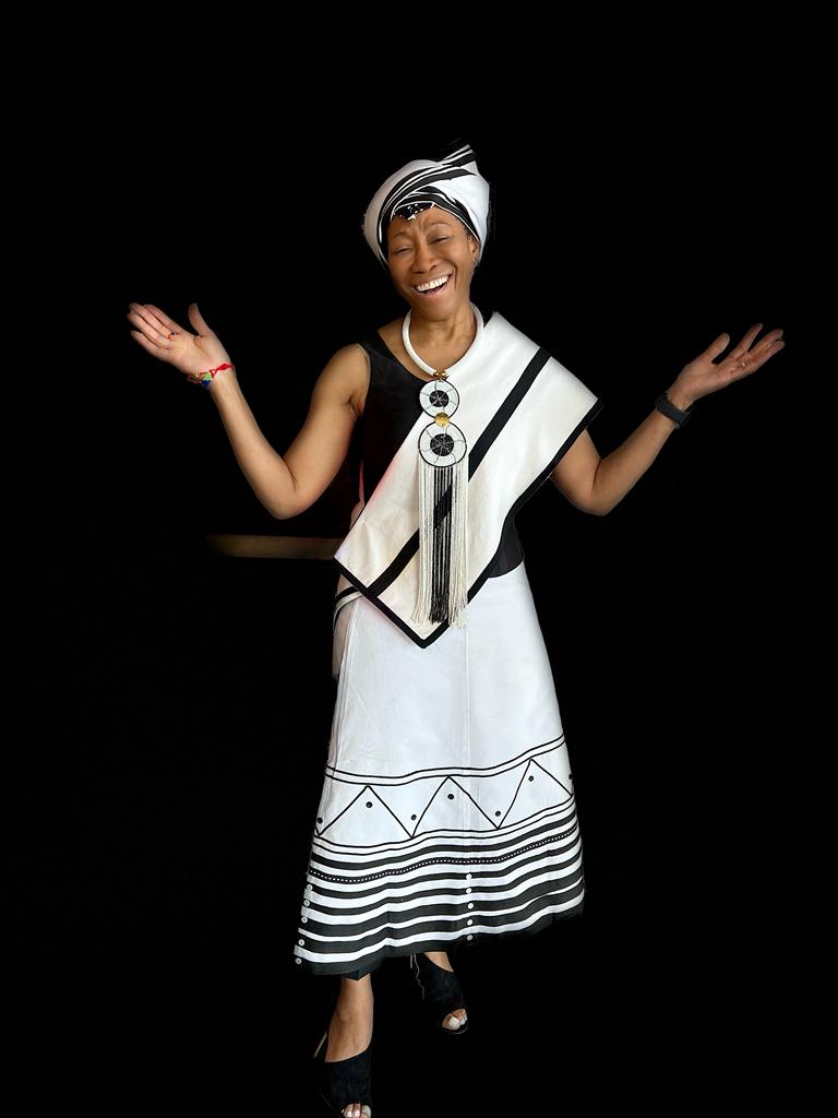 Mandy Bhengu (@bhengu_mandy) on Twitter photo About to deliver the key note address <a href="/angiowoman/">Janice Newsome MD FSIR</a> looking regal and resplendent
#SAintSSAFIRE2023 About to deliver the key note address <a href="/angiowoman/">Janice Newsome MD FSIR</a> looking regal and resplendent
#SAintSSAFIRE2023