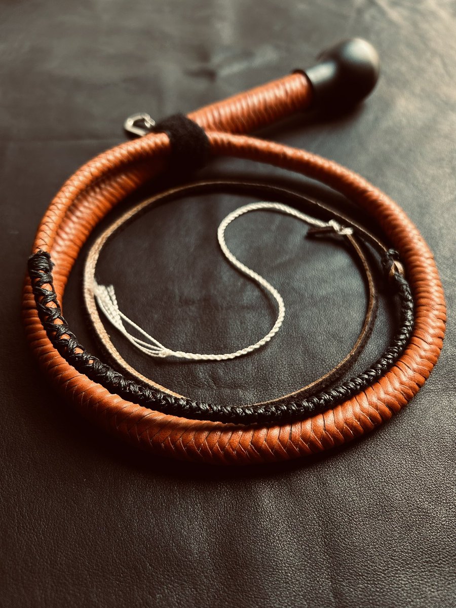 Siguiendo los “experimentos” de un conocido divulgador, cierta manera de trenzar el final de un signal, permite añadir una triza fina y expandir las posibilidades de la herramienta