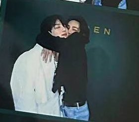 😭😭😭 ครือ ห หอมแก้มเหรอ ไม่ไหวแล้วทุกคน เสิร์จกุลเกิ้ลก็ไม่เจอวิธีมีน้องแทเป็นของตัวเอง เราจะอยู่ยังไง