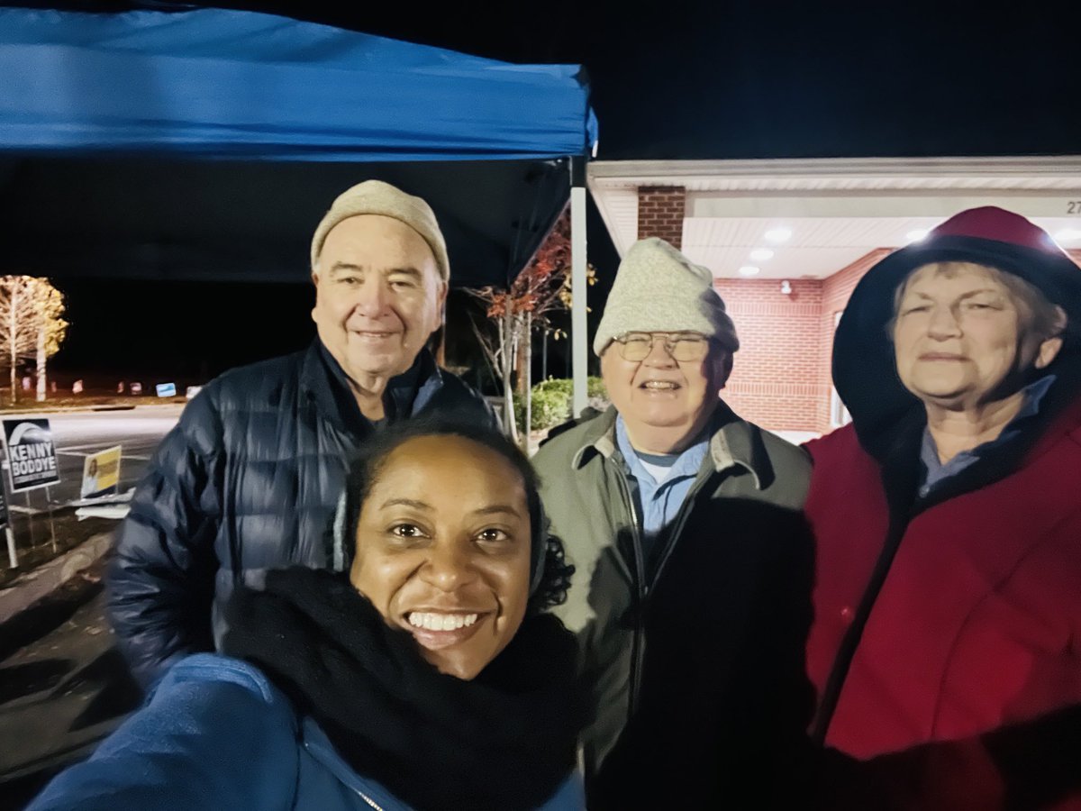 TODAY IS THE LAST DAY TO VOTE EARLY 🗳️ Please go to iwillvote.com to find your early voting location!

Say hello to the ⁦⁦⁦<a href="/PWCDems/">PWC Democratic Committee</a>⁩ 6am Morning Set-Up Crew at the DMV.
