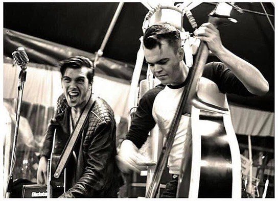 Tonight Josh and Sam are playing a last minute show at The Snooty Fox in Great Bromley from 8pm, good pub, good music, good company, join us won't you?

#rockabilly #essex #music #guitar #livemusic #vintage