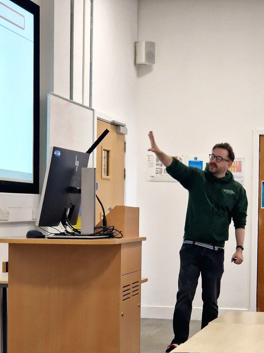 Neil Kirk in full flow at <a href="/AbertayUni/">Abertay University</a> open day <a href="/AbertayPsych/">Psychology@Abertay</a>