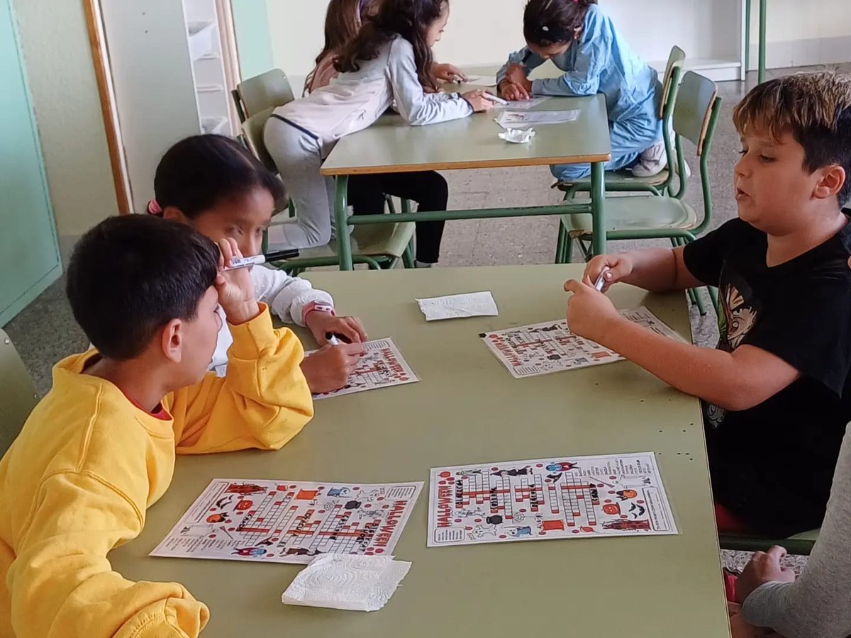 EscolaRocafonda's tweet image. L’hem passat terroríficament bé!!! 👻🎃
@EscolaRocafonda #educacioprimaria #english #englishforfun #englishculture #traditions #festivities #Halloweeen @educaciocat @aliancesmagnet @EducacioMataro @SSTTMVO @SEmataro @aliancesmagnet