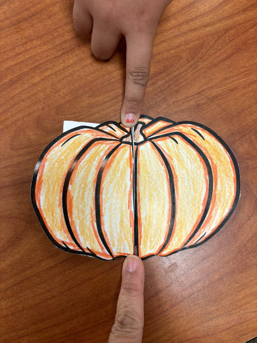 linke79's tweet photo. We added a new lesson to our annual “Pumpkin Day” festivities that fit in with our social studies unit. We ate a piece of pumpkin pie and learned how that big orange squash travels from farm to table. We created a pumpkin sequence book to show what we learned! @arborridgek8 https://t.co/8vZNvnwnm4