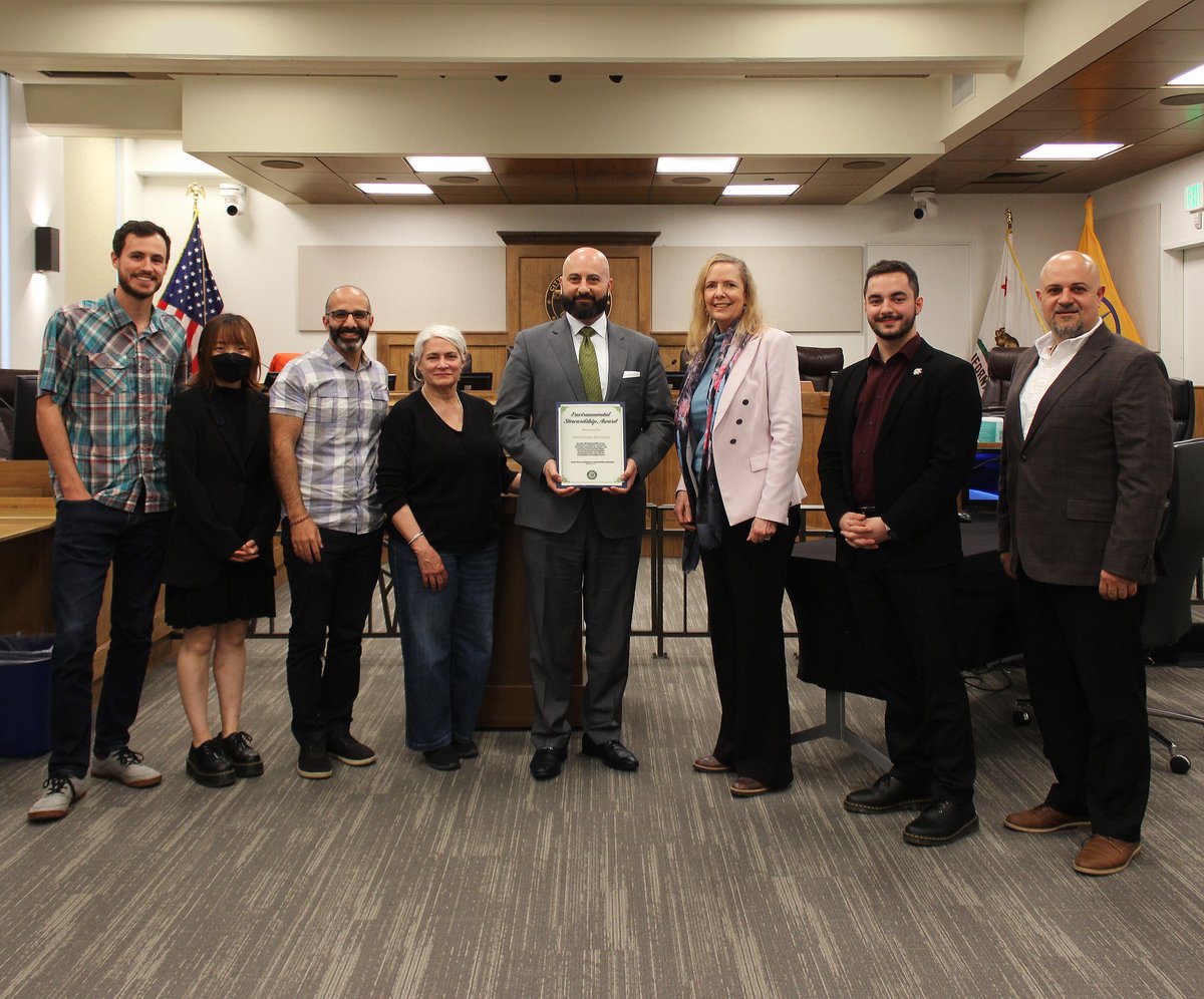DavidGGevorkyan's tweet photo. I am honored to receive the City of Glendale Sustainability Commission’s “Environmental Stewardship Award”. Thank you to our city leadership and staff for their service. #sustainability #environment #green #communty #publicservice

📷 | March 2, 2023
https://t.co/RNHUuQRc2Q https://t.co/zvMbQbq8w8